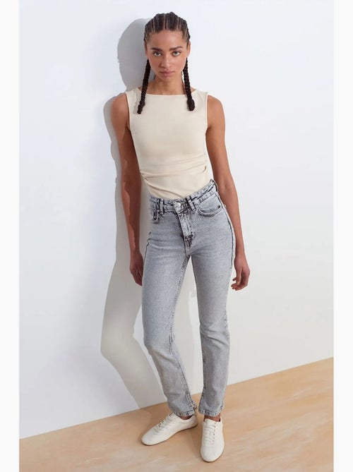Jean droit slim à taille haute dilvin - Kiabi