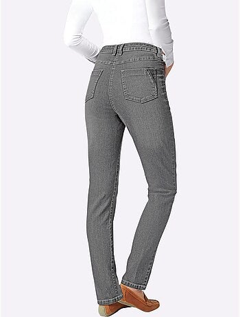 Jean droit à taille haute avec coutures délavées et poches arrière. - taille courte - moda vilona