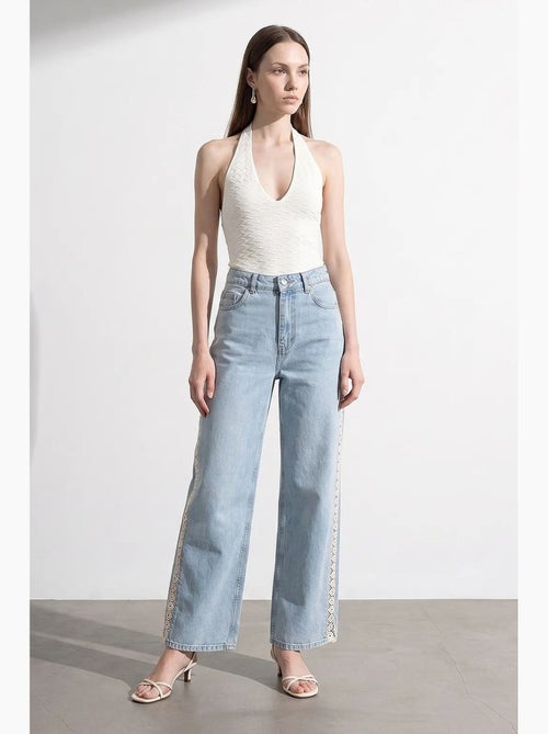 Jean droit taille haute brodé dilvin - Kiabi Jean droit taille haute brodé dilvin - Kiabi