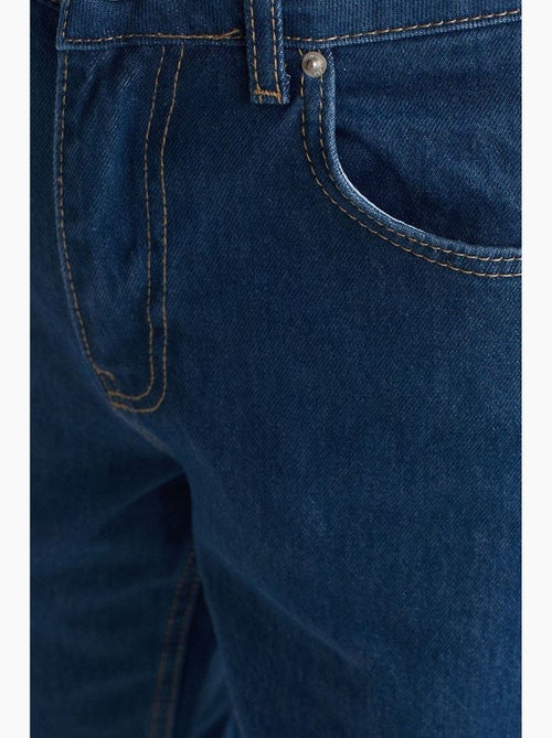 Jean droit taille haute en coton dilvin - Kiabi Jean droit taille haute en coton dilvin - Kiabi