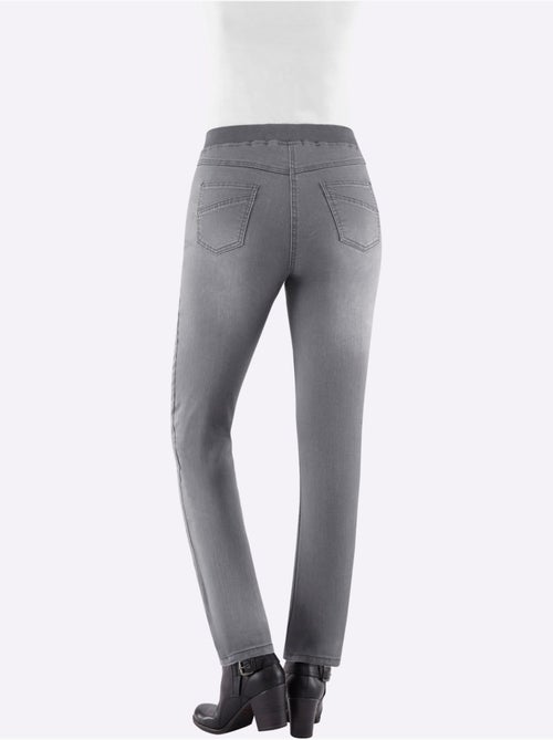 Jean en coton avec ceinture intégrée et poches confortables - Taille courte - Witt - Kiabi Jean en coton avec ceinture intégrée et poches confortables - Taille courte - Witt - Kiabi