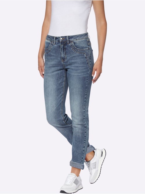 Jean en denim extensible coupe régulière avec poches avant et arrière - Taille standard - Helline - Kiabi Jean en denim extensible coupe régulière avec poches avant et arrière - Taille standard - Helline - Kiabi