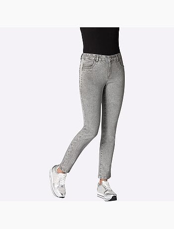 Jean Extensible Fente Aux Chevilles Décorée Tendance - Taille Standard - Moda Vilona