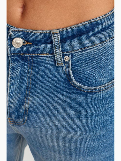 Jean femme slim droit taille haute dilvin - Kiabi Jean femme slim droit taille haute dilvin - Kiabi