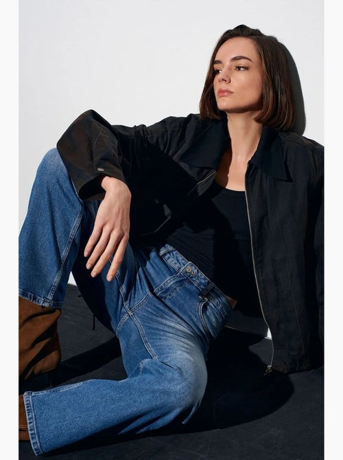 Jean femme taille haute à jambe large dilvin - Kiabi Jean femme taille haute à jambe large dilvin - Kiabi