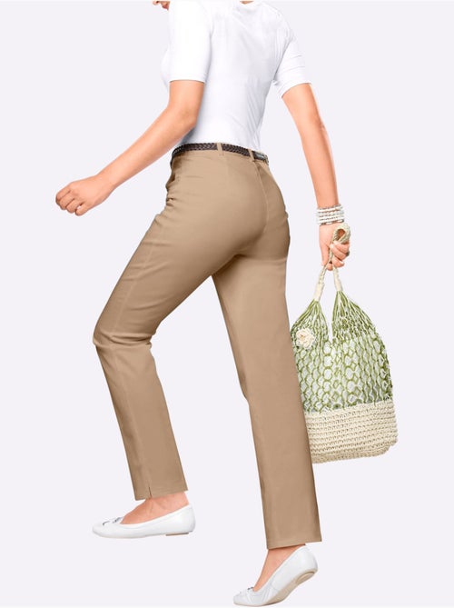 Jean femme taille haute avec ceinture élastique et poches - Taille courte - Moda Vilona - Kiabi Jean femme taille haute avec ceinture élastique et poches - Taille courte - Moda Vilona - Kiabi