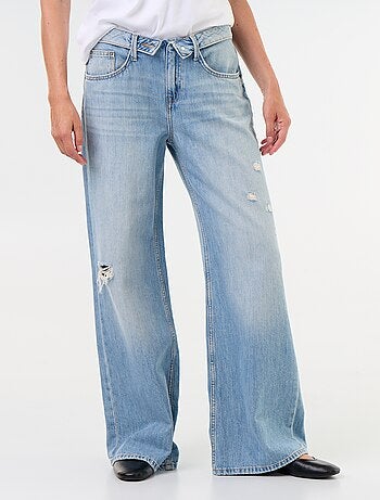 Jean large avec ceinture fantaisie