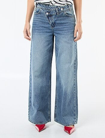 Jean large avec double ouverture boutonnée