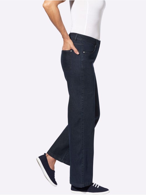 Jean large décontracté avec poches arrondies et plaquées - taille standard - moda vilona - Kiabi Jean large décontracté avec poches arrondies et plaquées - taille standard - moda vilona - Kiabi