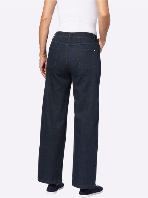 Jean large décontracté avec poches arrondies et plaquées - taille standard - moda vilona - Kiabi Jean large décontracté avec poches arrondies et plaquées - taille standard - moda vilona - Kiabi