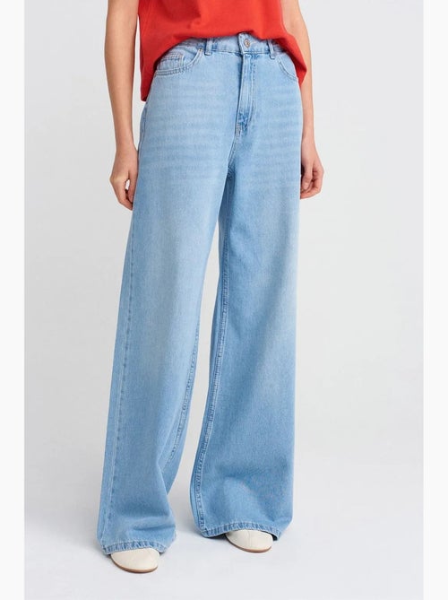Jean large en denim de coton, taille haute dilvin - Kiabi Jean large en denim de coton, taille haute dilvin - Kiabi
