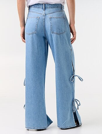 Jean large wide leg avec nœuds fantaisies à la base