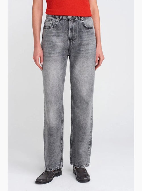 Jean mom droit à taille haute dilvin - Kiabi Jean mom droit à taille haute dilvin - Kiabi