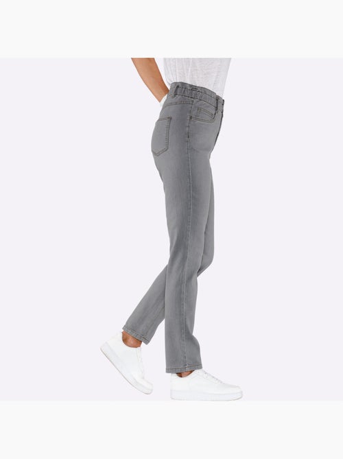 Jean paperbag avec ceinture élastique et poches pratiques - Taille courte - Moda Vilona - Kiabi Jean paperbag avec ceinture élastique et poches pratiques - Taille courte - Moda Vilona - Kiabi
