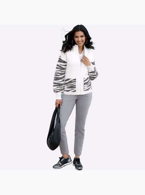 Jean paperbag avec ceinture élastique et poches pratiques - Taille courte - Moda Vilona - Kiabi Jean paperbag avec ceinture élastique et poches pratiques - Taille courte - Moda Vilona - Kiabi