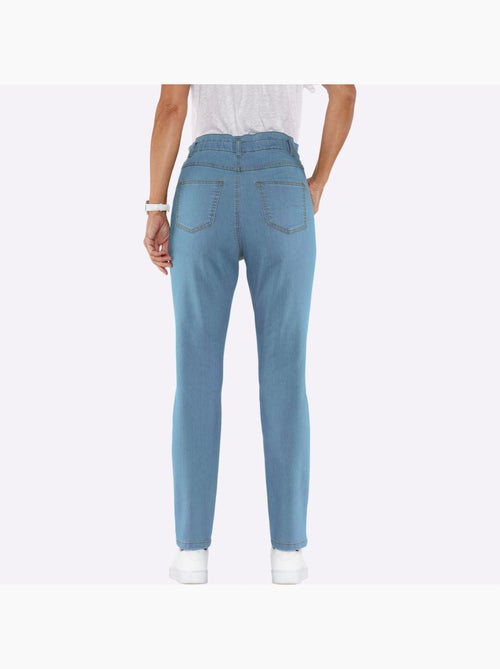 Jean paperbag avec ceinture élastique et poches pratiques - Taille standard - Moda Vilona - Kiabi Jean paperbag avec ceinture élastique et poches pratiques - Taille standard - Moda Vilona - Kiabi