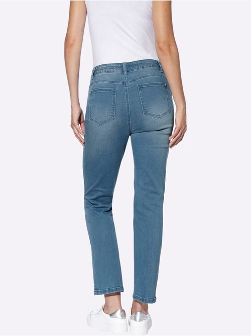 Jean Push-up Coupe 5 Poches Moderne - Taille Standard - Helline - Kiabi Jean Push-up Coupe 5 Poches Moderne - Taille Standard - Helline - Kiabi