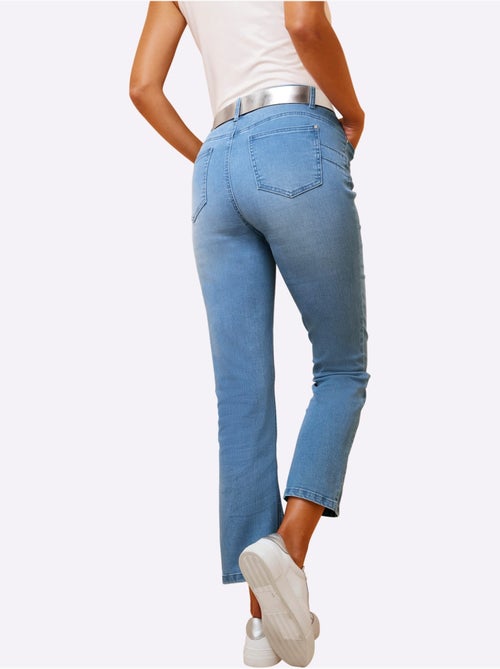 Jean Push-up Coupe 5 Poches Moderne - Taille Standard - Helline - Kiabi Jean Push-up Coupe 5 Poches Moderne - Taille Standard - Helline - Kiabi