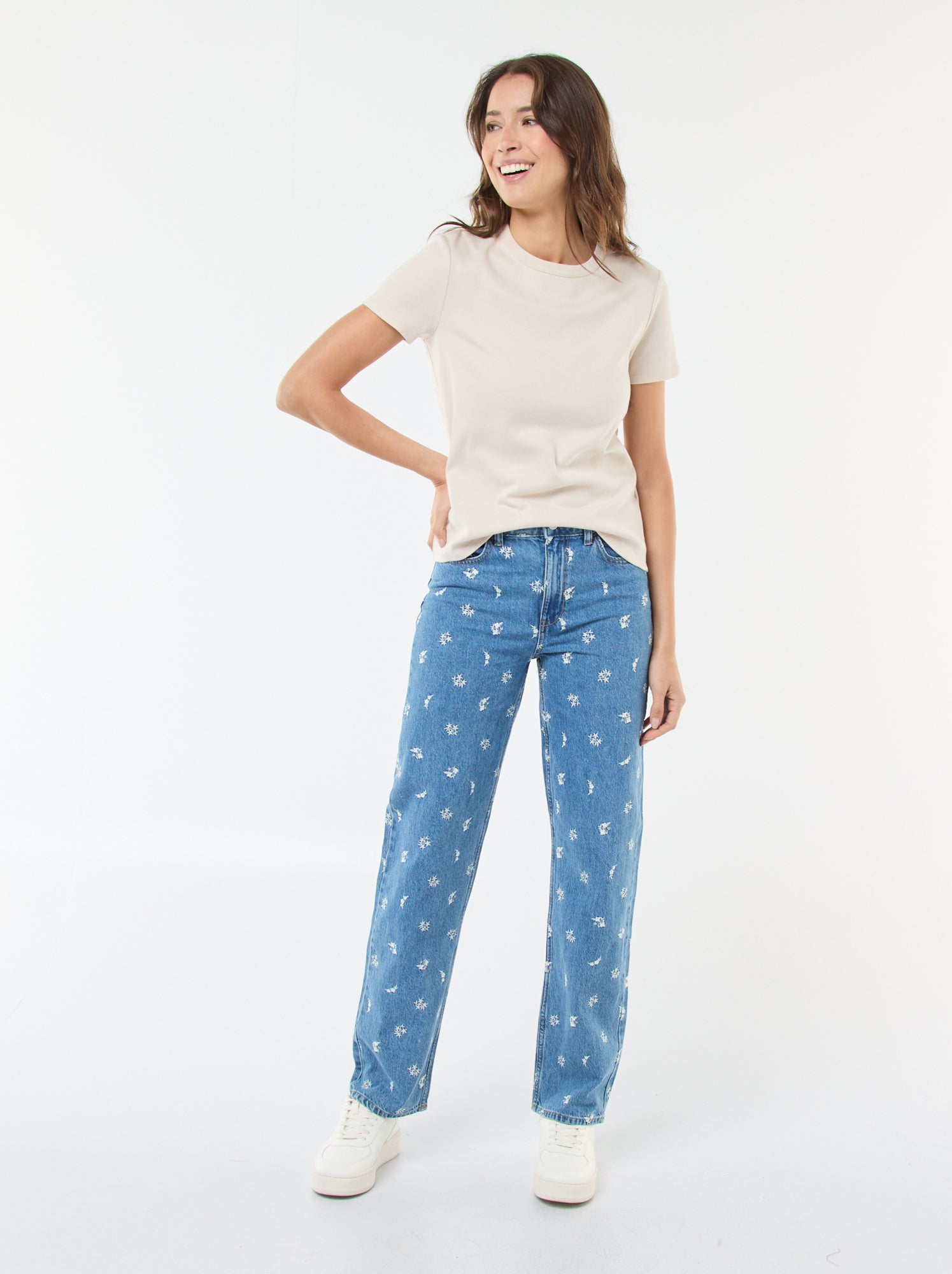 Jean regular avec broderie all-over en coton