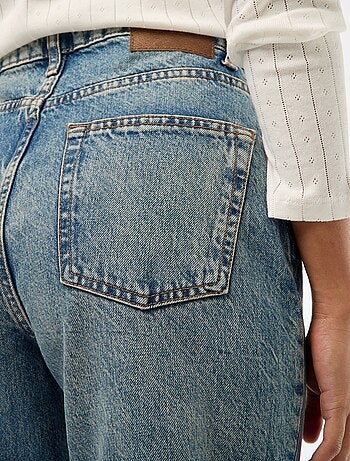 Jean regular / taille haute avec large revers à la base