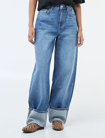 Jean regular / taille standard avec larges ourlets