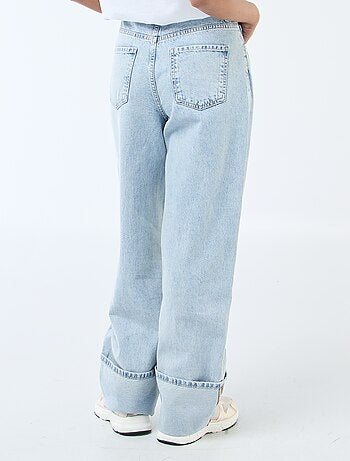 Jean regular / taille standard avec larges ourlets