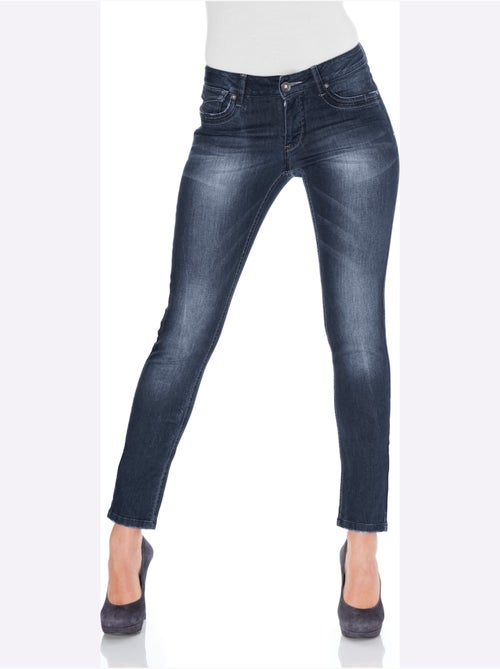 Jean skinny à effet ventre plat avec Power Mesh intégré - Taille courte - Helline - Kiabi Jean skinny à effet ventre plat avec Power Mesh intégré - Taille courte - Helline - Kiabi