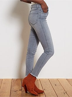 Jean skinny taille haute bords frangés - Kiabi