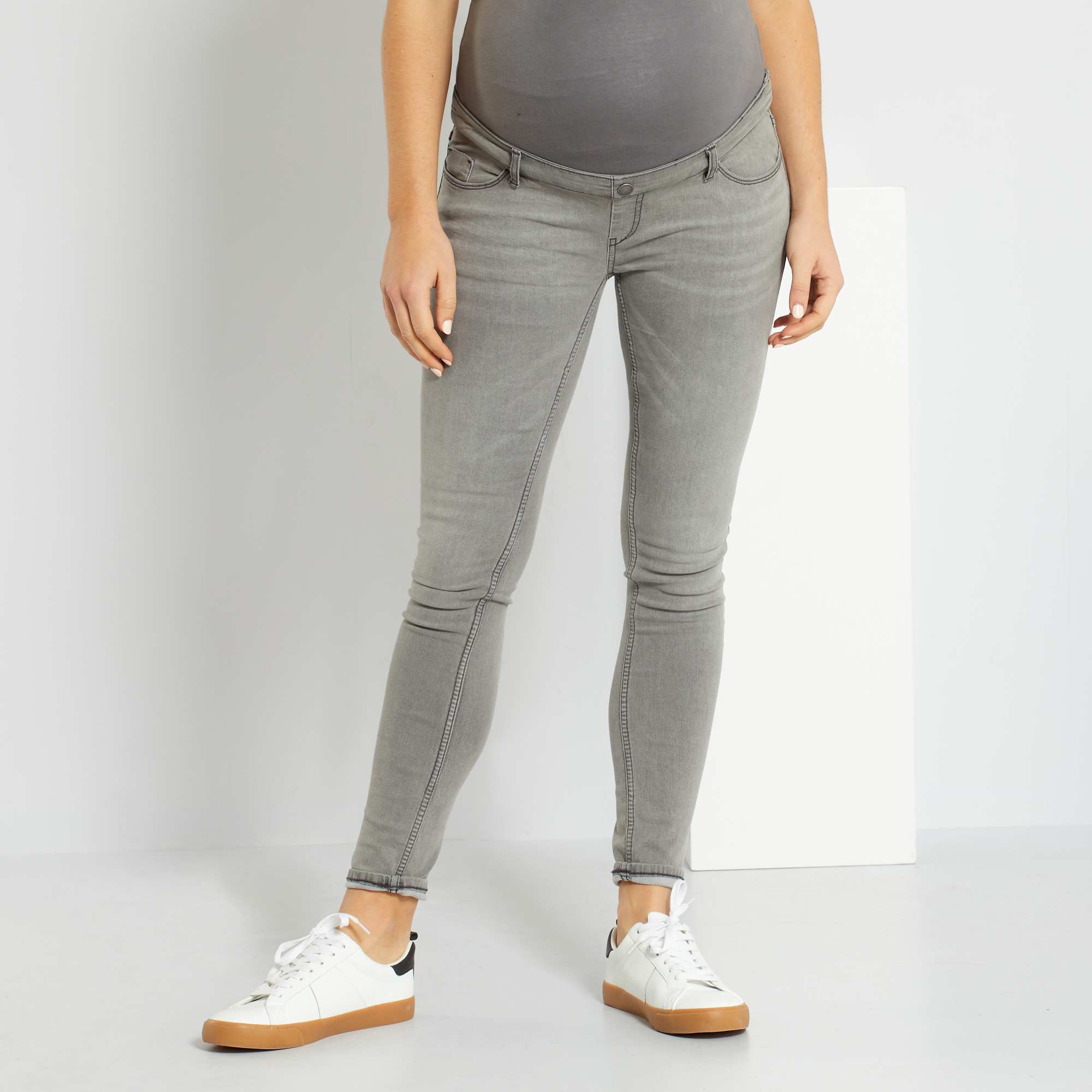 Jean slim fit de grossesse Vêtement de grossesse gris Kiabi 25,00€