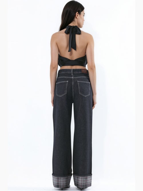 Jean taille haute à jambe large avec détail à carreaux à l’ourlet hiccup - Kiabi Jean taille haute à jambe large avec détail à carreaux à l’ourlet hiccup - Kiabi