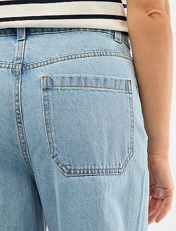 Jean taille haute avec boutons