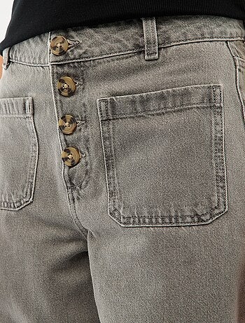 Jean taille haute avec boutons
