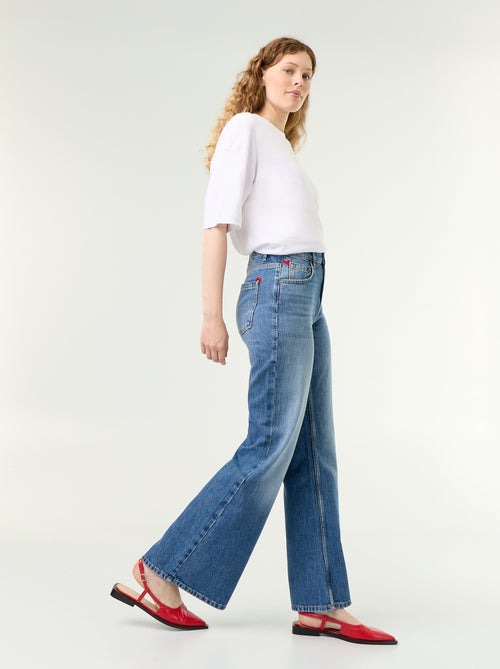 Jean taille haute coupe flare avec broderies 'cœurs' - Kiabi
