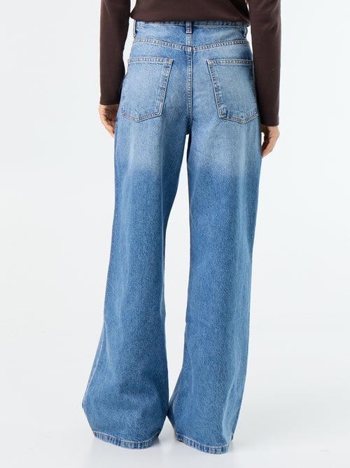 Jean wide avec patte de boutonnage décalée - Kiabi Jean wide avec patte de boutonnage décalée - Kiabi