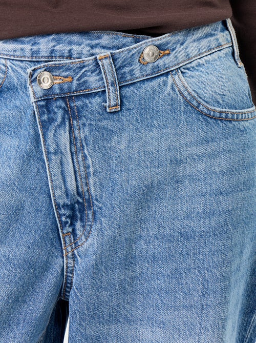 Jean wide avec patte de boutonnage décalée - Kiabi Jean wide avec patte de boutonnage décalée - Kiabi
