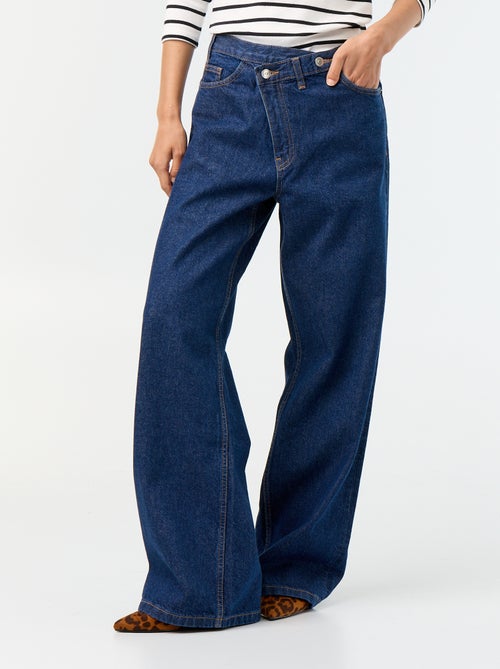Jean wide avec patte de boutonnage décalée - Kiabi Jean wide avec patte de boutonnage décalée - Kiabi