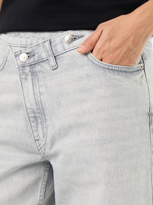 Jean wide avec patte de boutonnage décalée - Kiabi Jean wide avec patte de boutonnage décalée - Kiabi