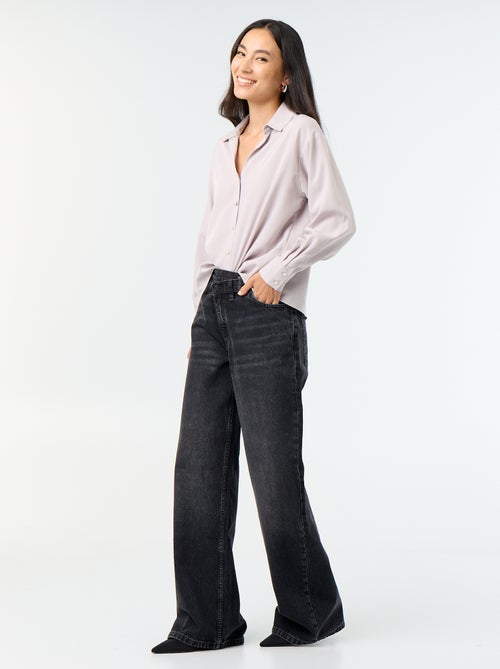 Jean wide avec patte de boutonnage décalée - Kiabi Jean wide avec patte de boutonnage décalée - Kiabi