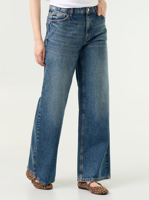 Jean wide leg avec étoiles brodées sur poches arrières - Kiabi Jean wide leg avec étoiles brodées sur poches arrières - Kiabi