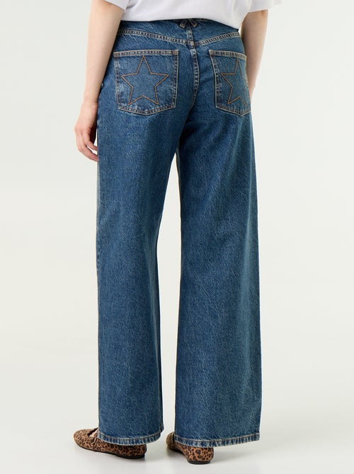 Jean wide leg avec étoiles brodées sur poches arrières - Kiabi Jean wide leg avec étoiles brodées sur poches arrières - Kiabi