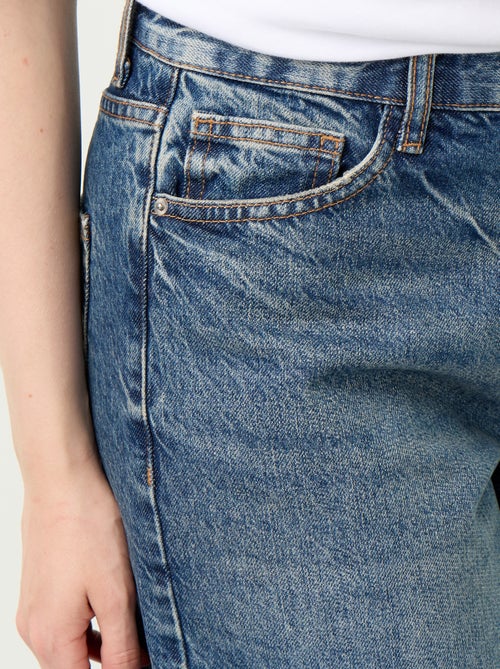 Jean wide leg avec étoiles brodées sur poches arrières - Kiabi Jean wide leg avec étoiles brodées sur poches arrières - Kiabi
