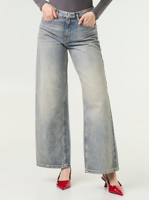 Jean wide leg avec étoiles brodées sur poches arrières - Kiabi Jean wide leg avec étoiles brodées sur poches arrières - Kiabi