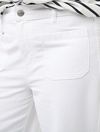Jean wide leg taille haute avec poches plaquées devant et au dos
