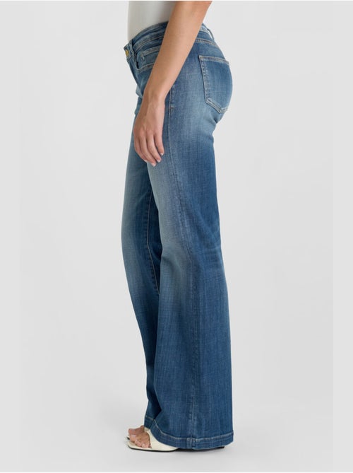 Jeans flare 'Le Temps Des Cerises' - Kiabi Jeans flare 'Le Temps Des Cerises' - Kiabi