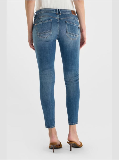 Jeans PULP push-up slim 7/8ème 'Le Temps Des Cerises' - Kiabi Jeans PULP push-up slim 7/8ème 'Le Temps Des Cerises' - Kiabi