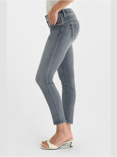 Jeans pulp push-up slim 7/8ème 'le temps des cerises' - Kiabi Jeans pulp push-up slim 7/8ème 'le temps des cerises' - Kiabi