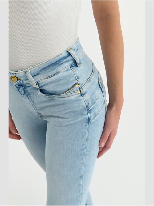Jeans PULP taille haute push-up slim 7/8ème 'Le Temps Des Cerises' - Kiabi Jeans PULP taille haute push-up slim 7/8ème 'Le Temps Des Cerises' - Kiabi