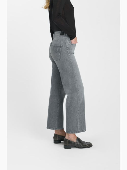 Jeans pulp wide leg Waldo gris N°2 'Le Temps Des Cerises' - Kiabi Jeans pulp wide leg Waldo gris N°2 'Le Temps Des Cerises' - Kiabi