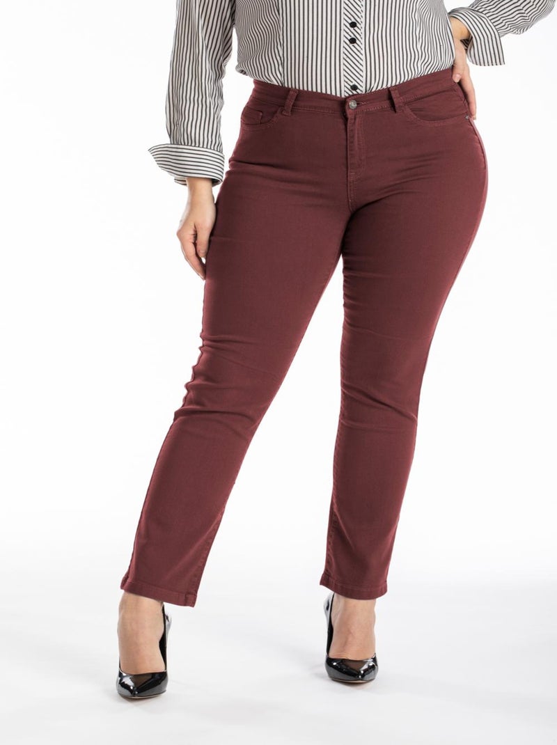 Jeans regular stretch twill de couleur OBR11 'OBER' Rouge bordeaux - Kiabi