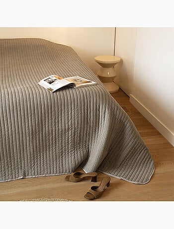 Jeté de lit matelassé en velours côtelé